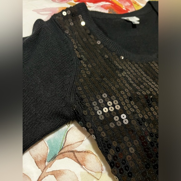 NEW! Black cropped sweater, sequin front, button up. Size: Medium - Picture 6 of 8